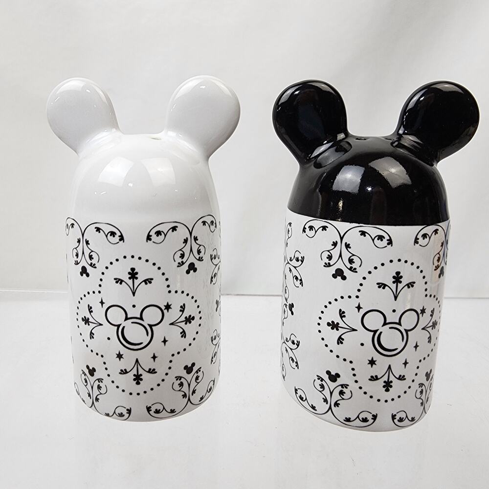 Disney Salt & Pepper Shakers Black/White Floral Iconic Ears Thailand 3" NWOB